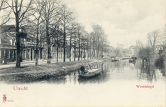 2453 Gezicht op de Stadsbuitengracht te Utrecht met links enkele huizen aan de Weerdsingel O.Z.
